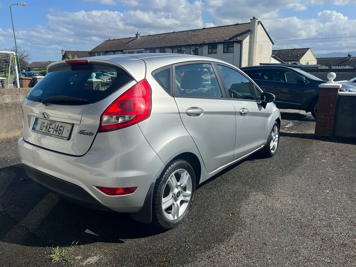 2010 Ford fiesta - Image 4