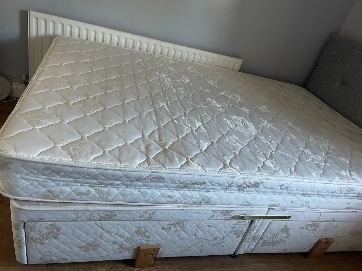 Double bed base