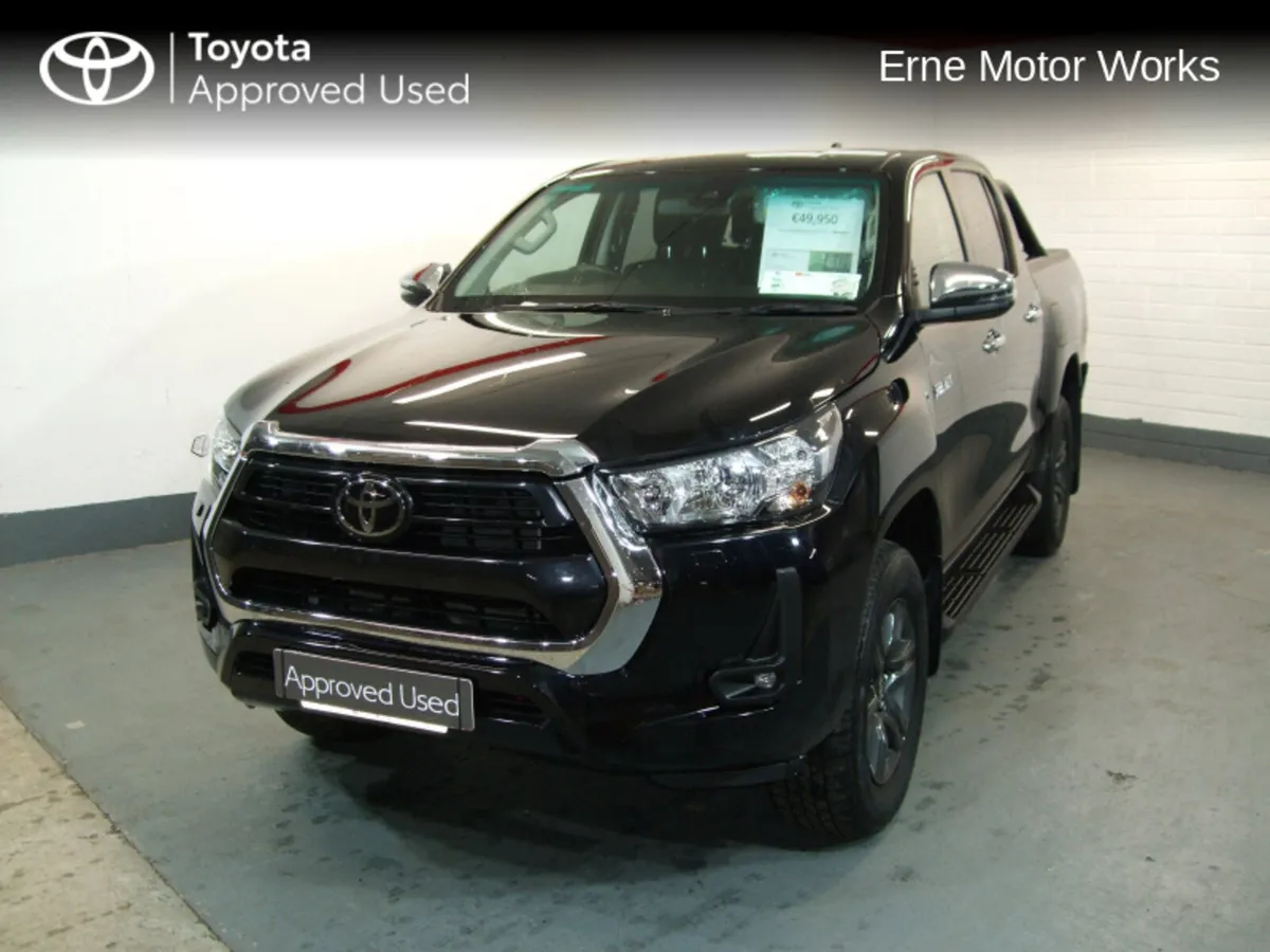 Toyota Hilux 2.8 SR5 DOUBLE CAB - Image 1