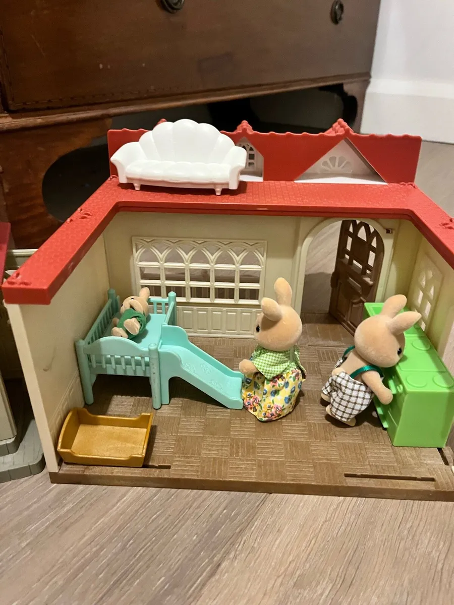Sylvanian families village - Image 2
