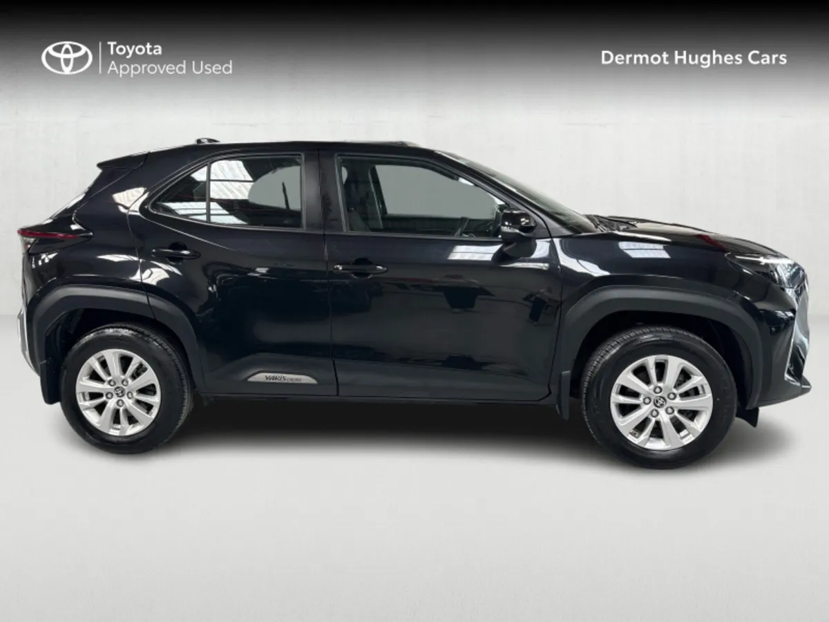 Toyota Yaris Cross CR CROSS LUNA 4DR AUTO - Image 3