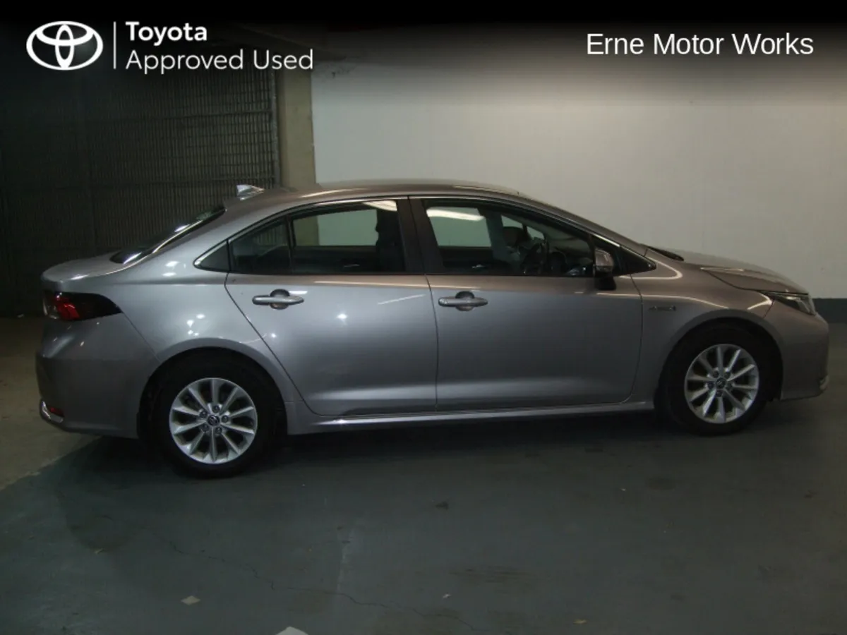 Toyota Corolla COROLLA HYB LUNA SALOON - Image 3