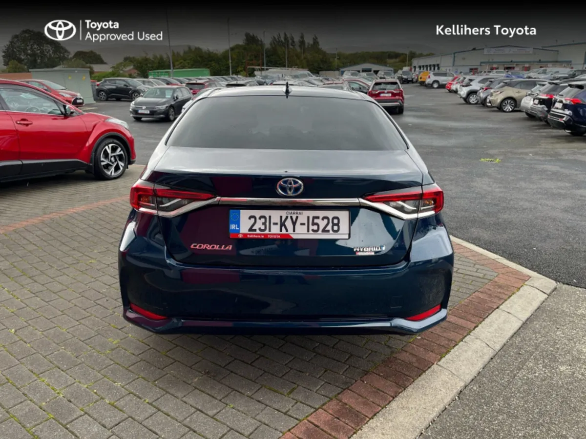 Toyota Corolla Hybrid Luna Sport - Image 4