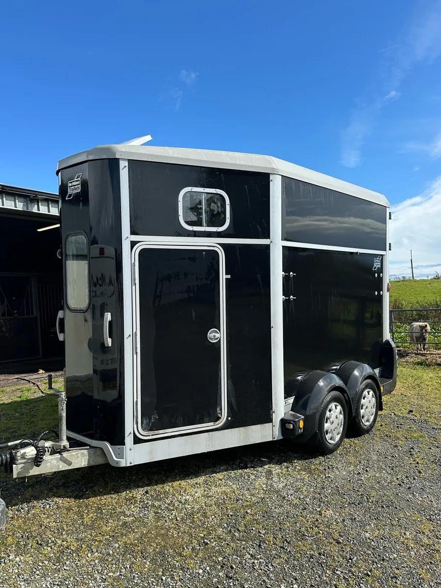 Ifor Williams horse box - Image 1