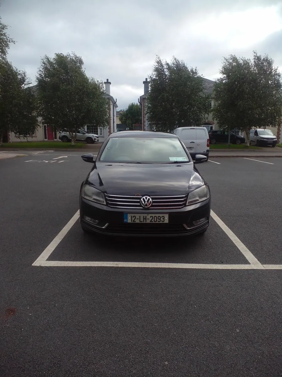 Volkswagen Passat 2012 - Image 2