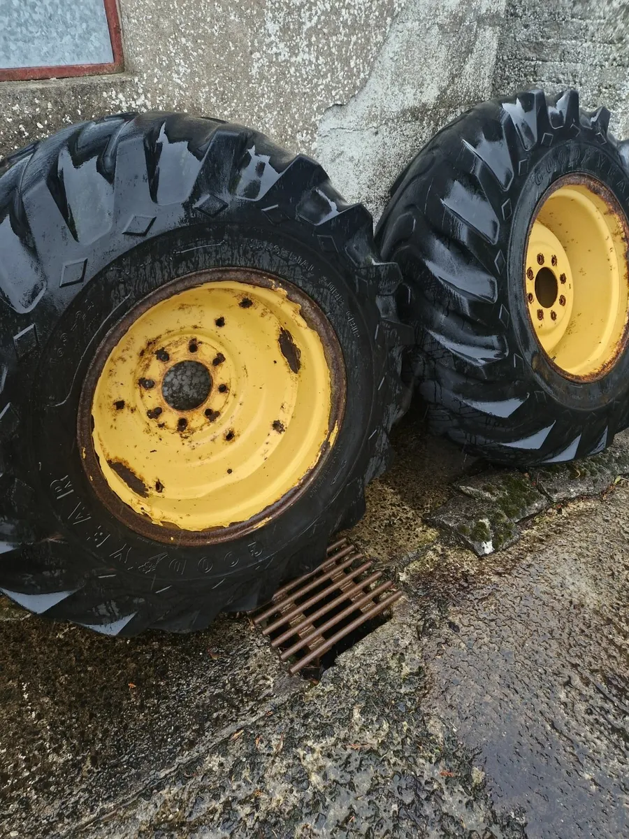 Massey ferguson industrial wheels - Image 2