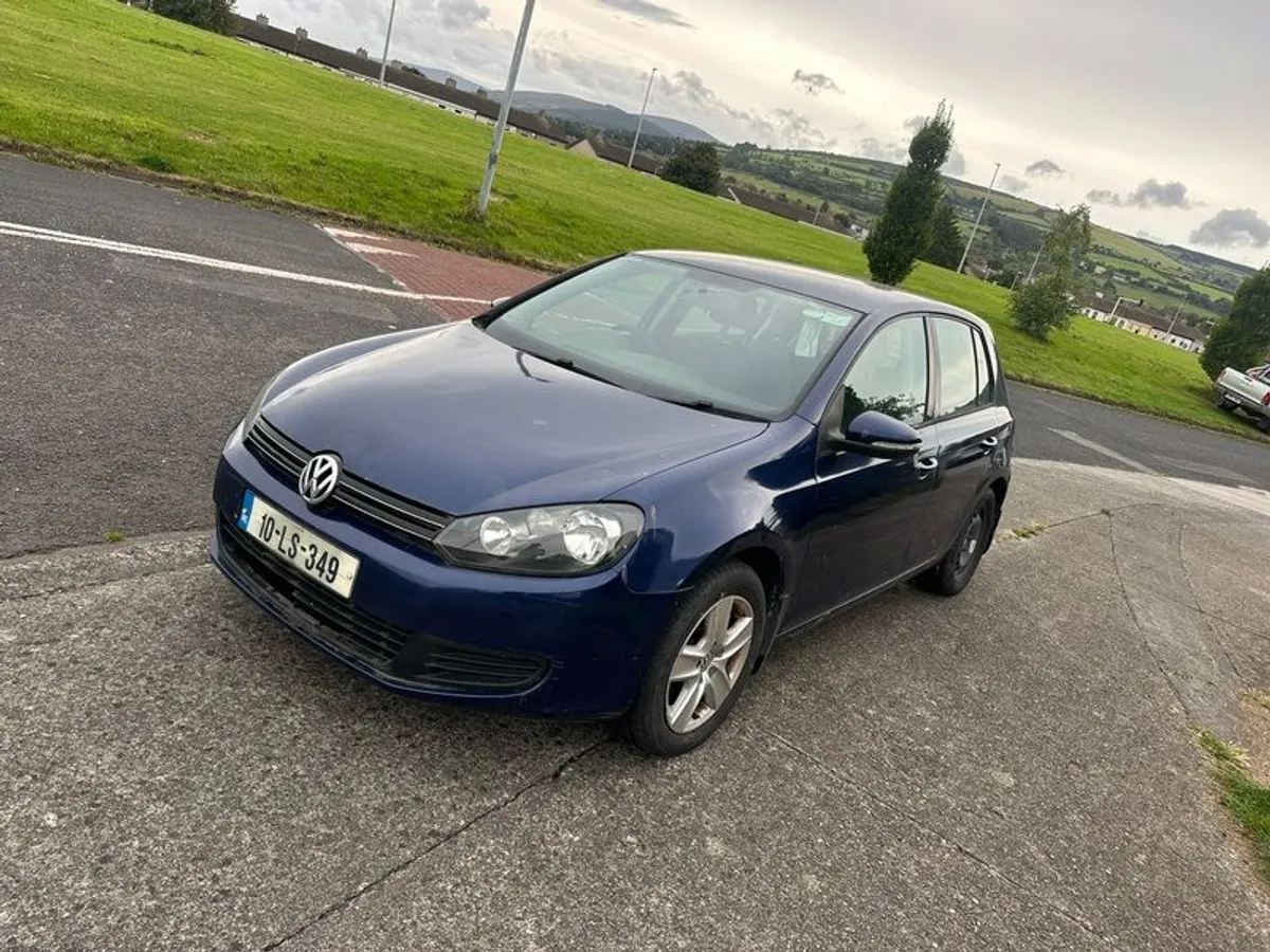 2010 Volkswagen Golf - Image 1