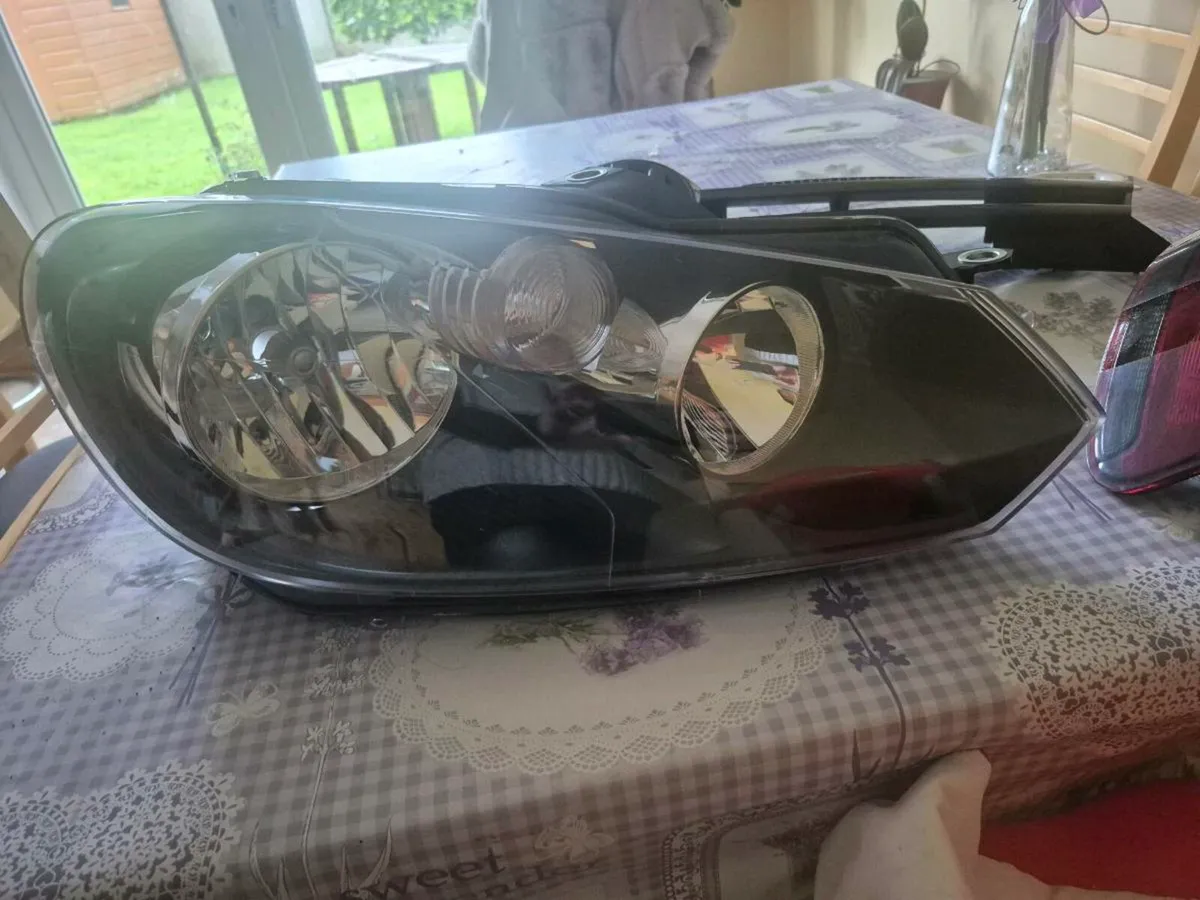 Headlight - Image 1