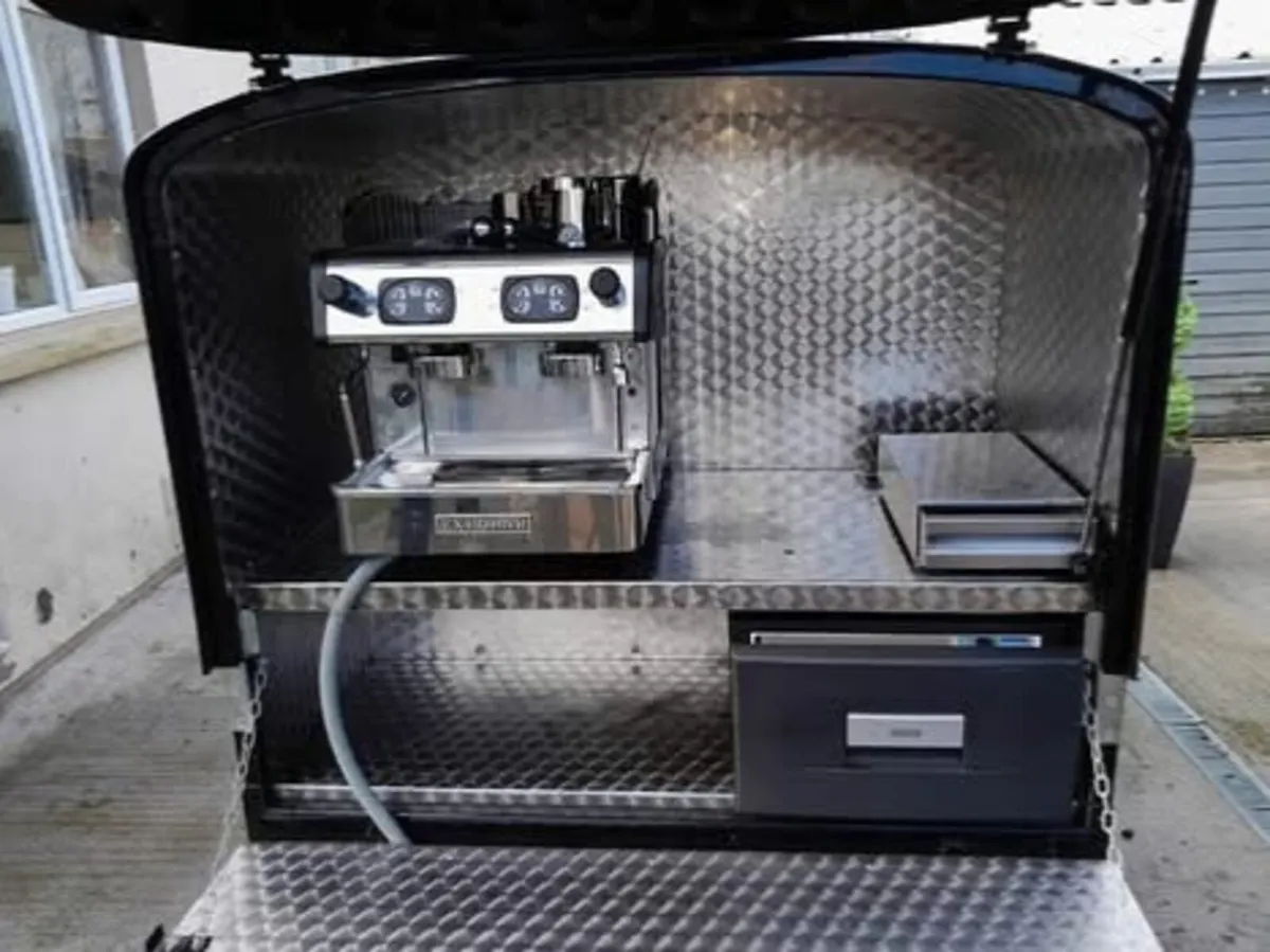 Coffee van 3 wheel piagio Ape 50 - Image 3