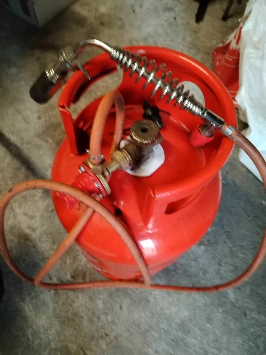 Roofing torch