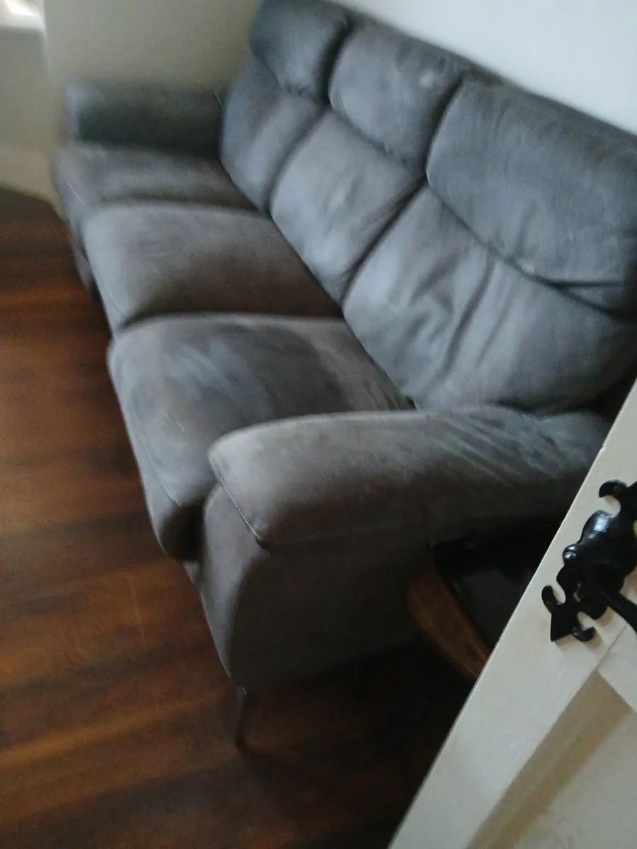 3 seater couch & 1 seater chair - Image 2