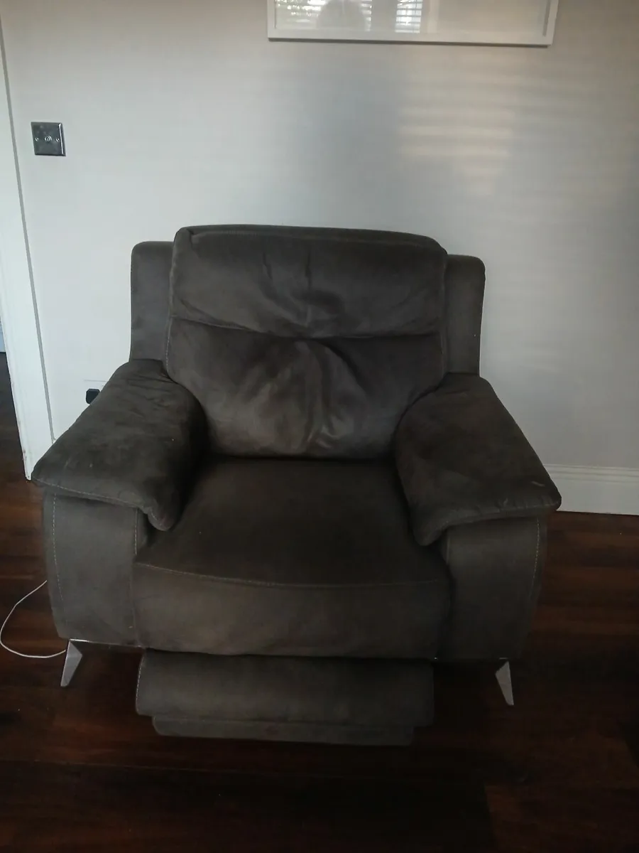 3 seater couch & 1 seater chair - Image 3
