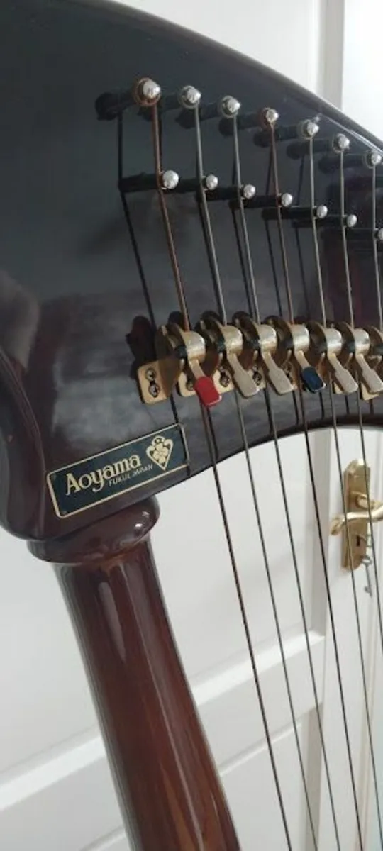 Beautiful Aoyoma Irish Harp - Image 2