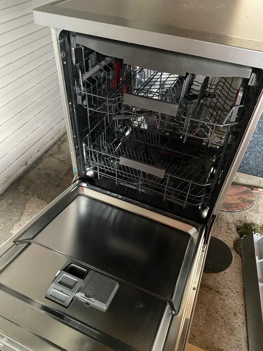 Dishwasher - Image 2