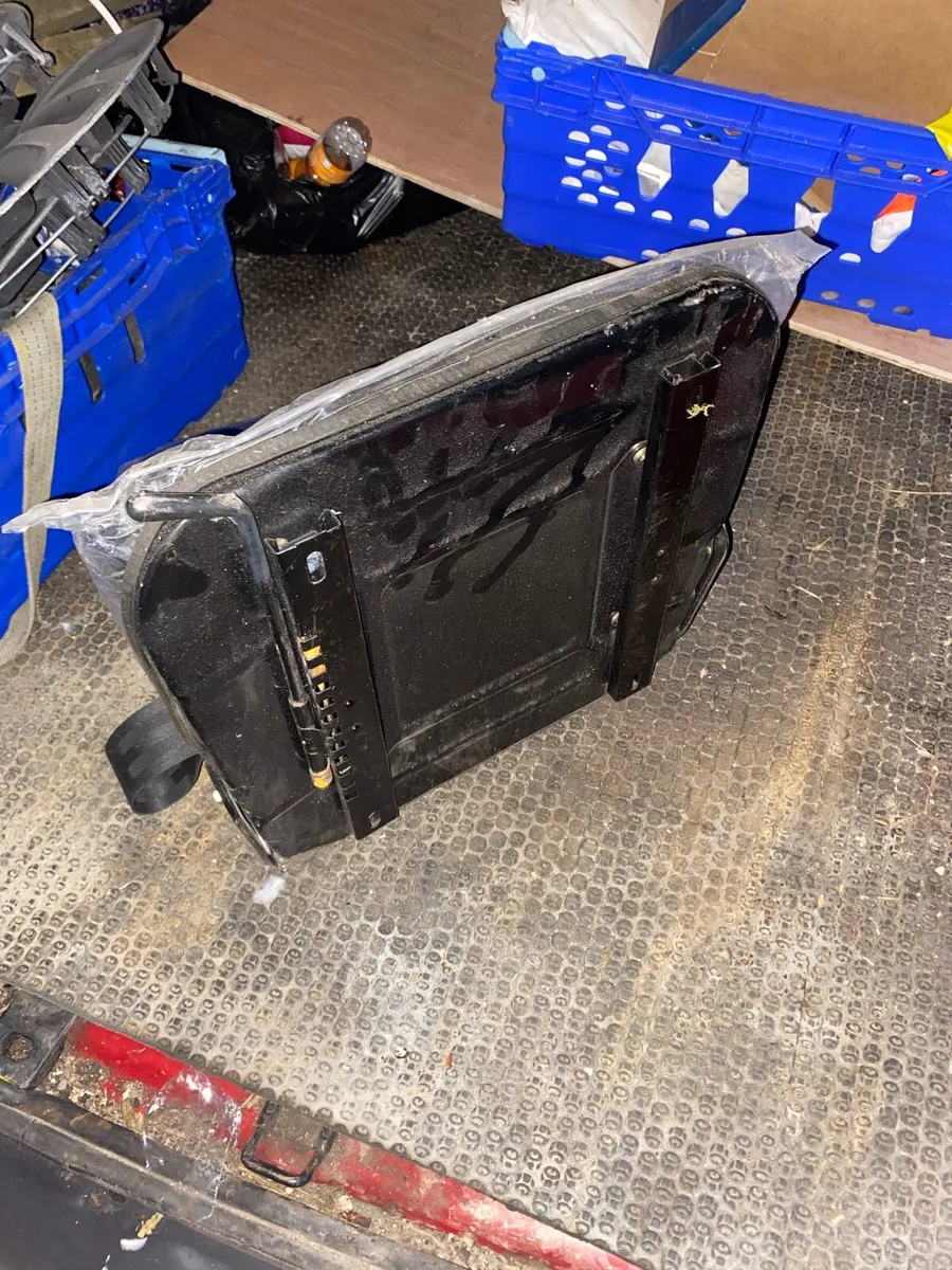 Small tractor/forklift seat - Image 3