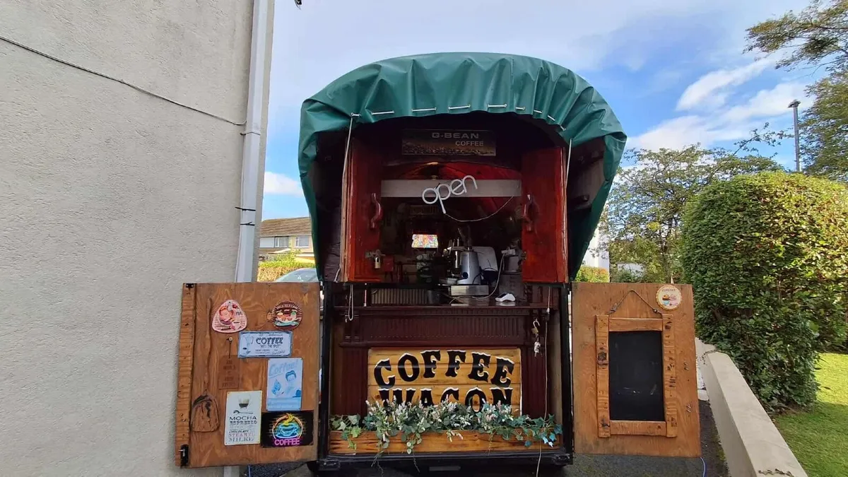 Coffee wagon horse box - Image 1