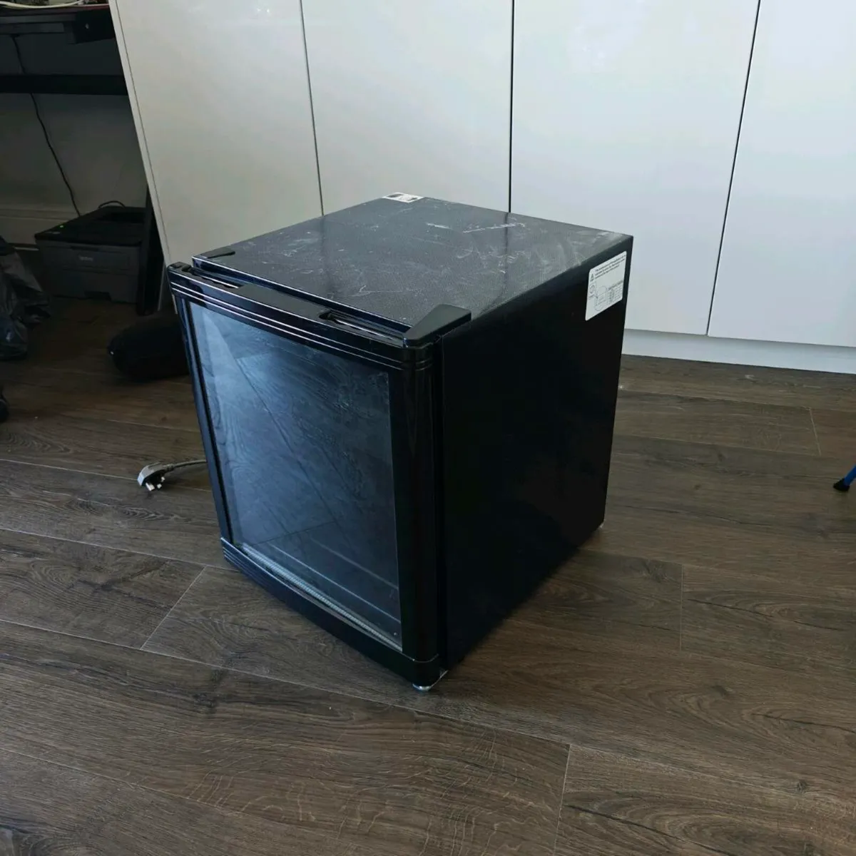 Mini beer/wine fridge - Image 1