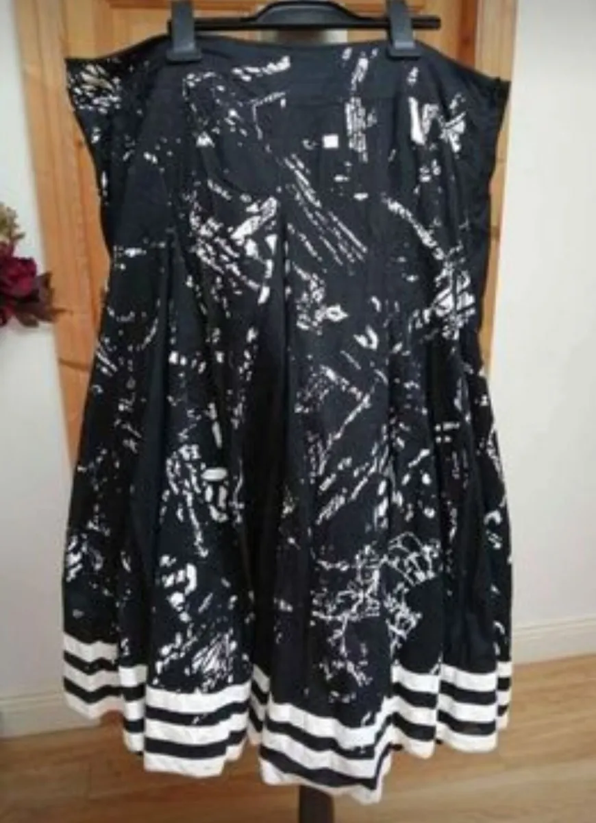 Ladies WFST Black and white cotton fully lined ski - Image 1
