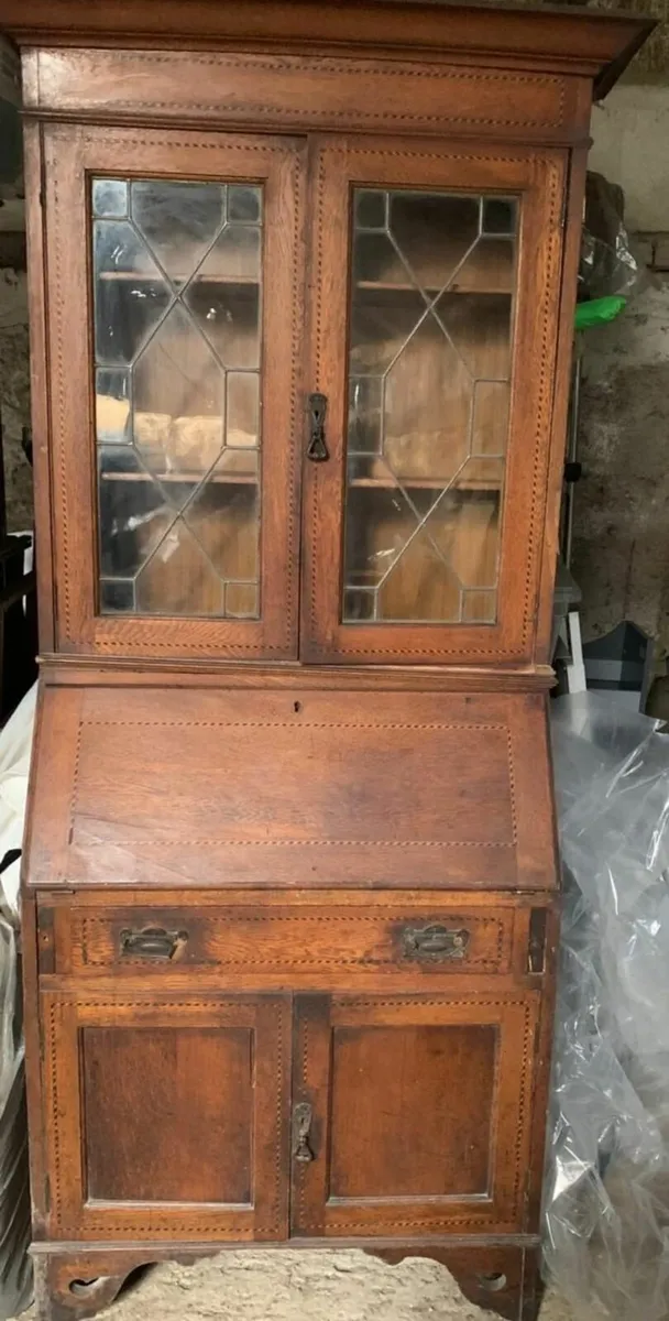 Mahogany bureau cabinet.  - Image 1
