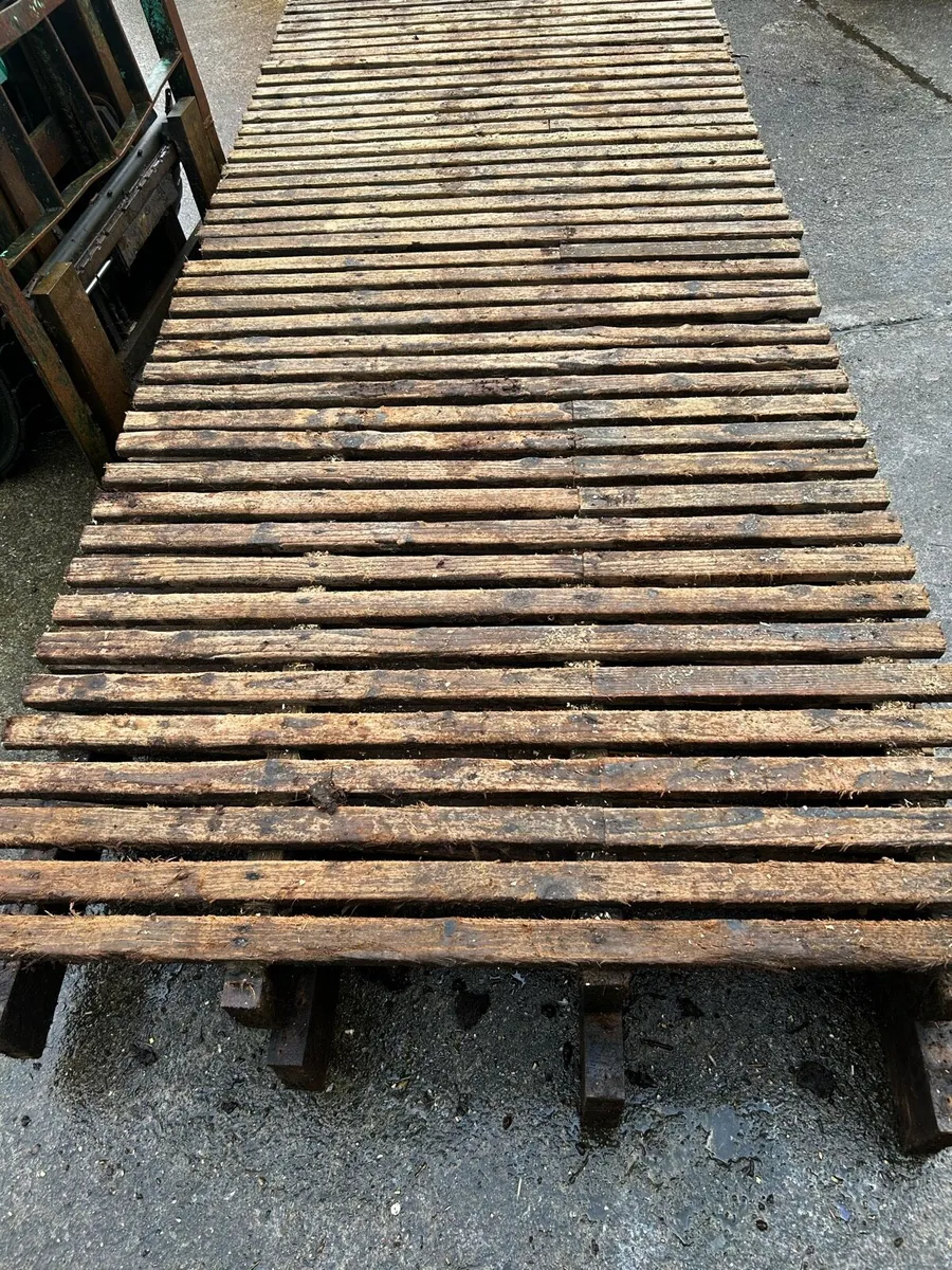 Wooden sheep slats - Image 2