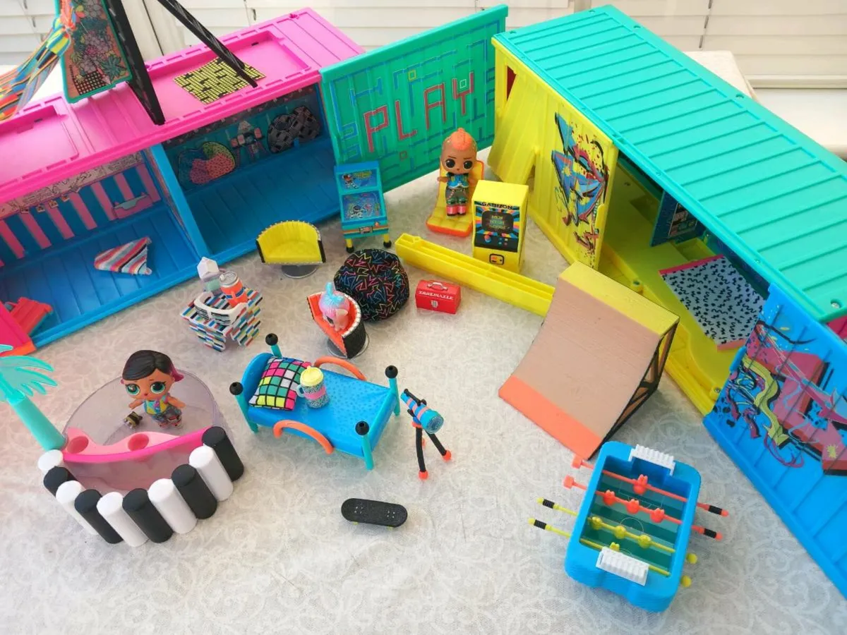 Toys - Image 2
