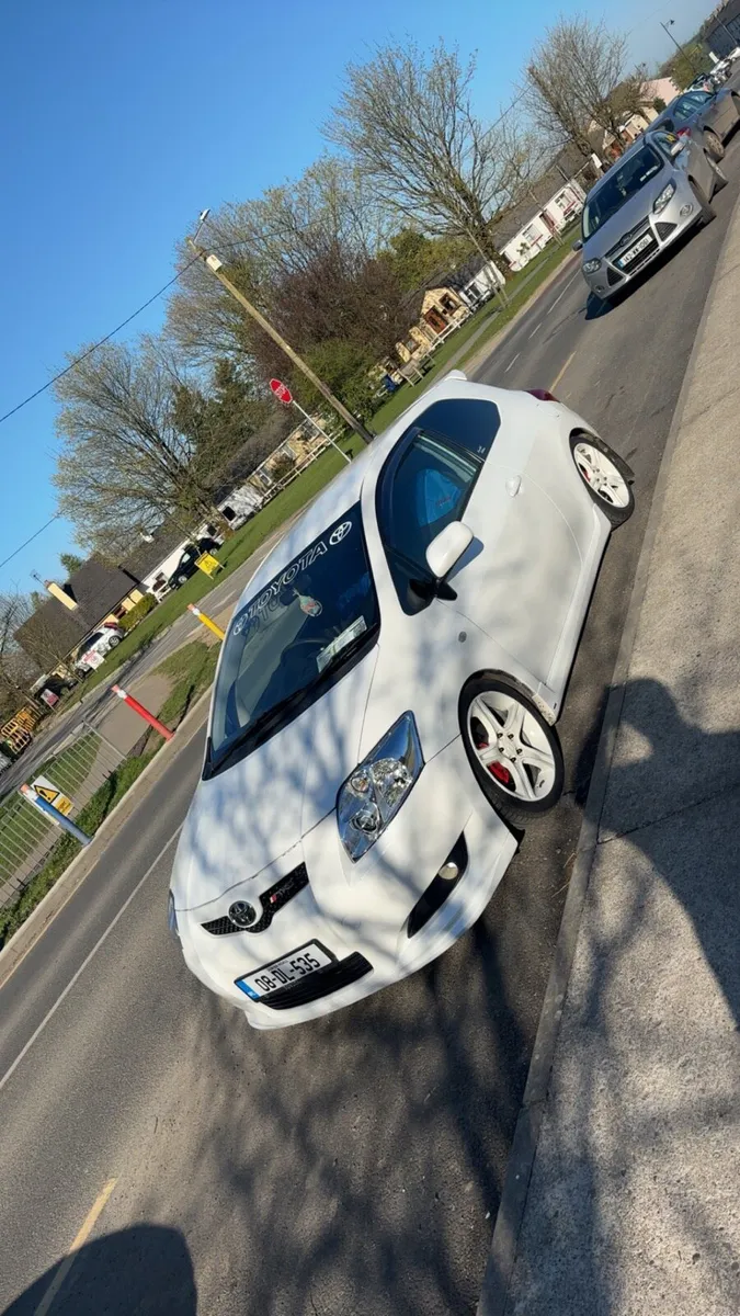 Kitted Toyota auris - Image 1