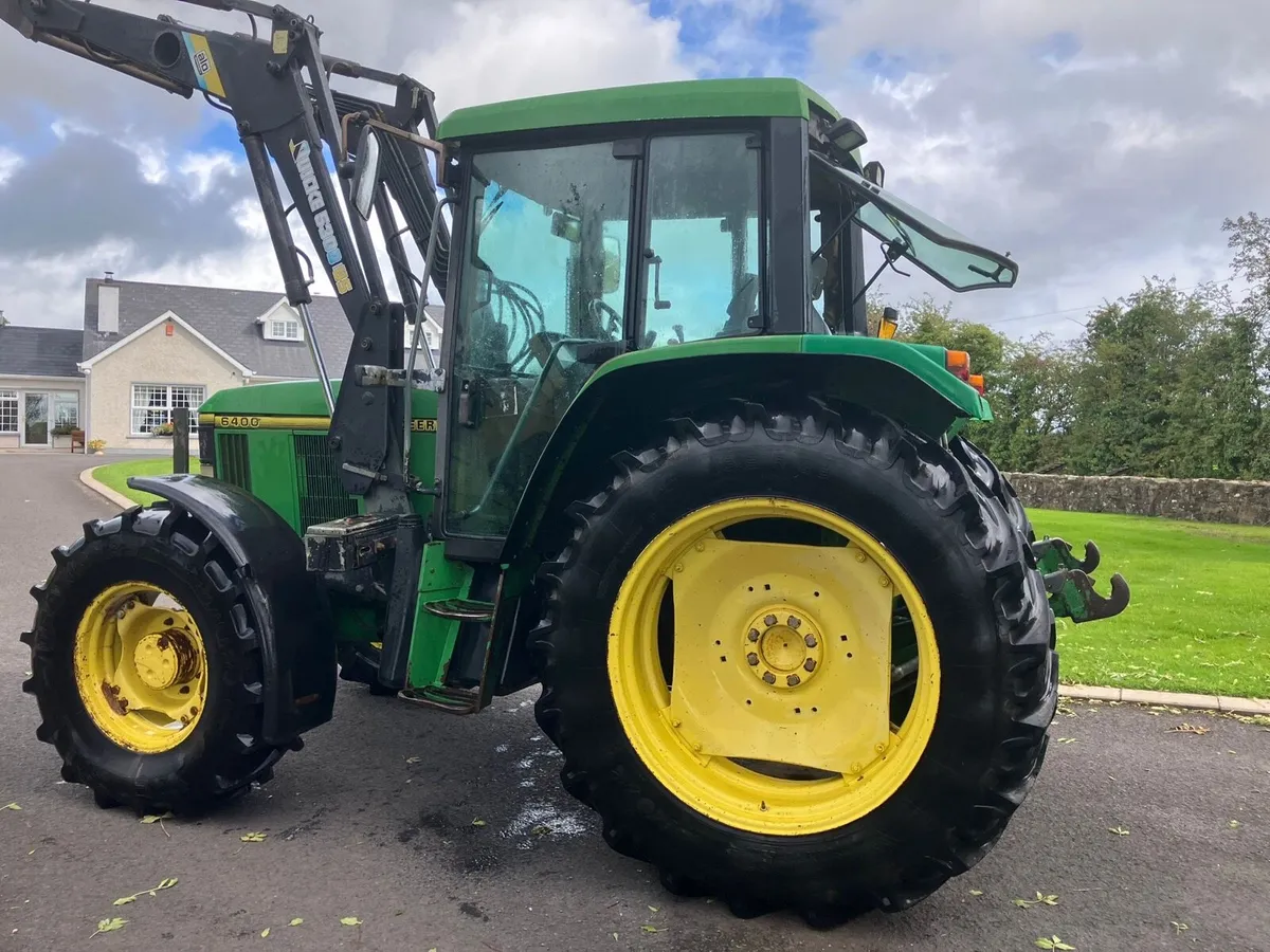 John Deere 4WD with Loader - Image 4