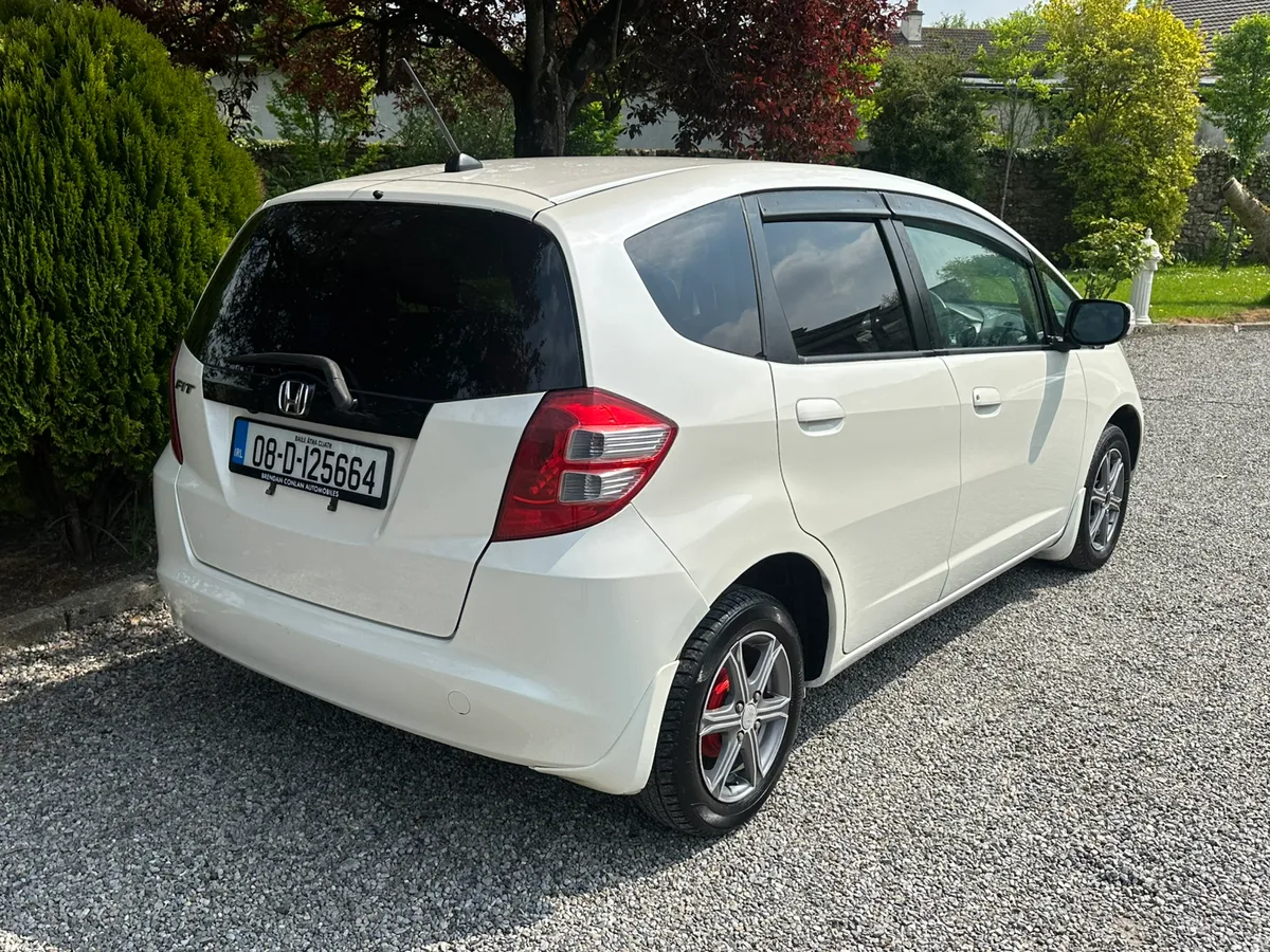 Honda Fit Apple Car Play & Reverse Camera - Image 4