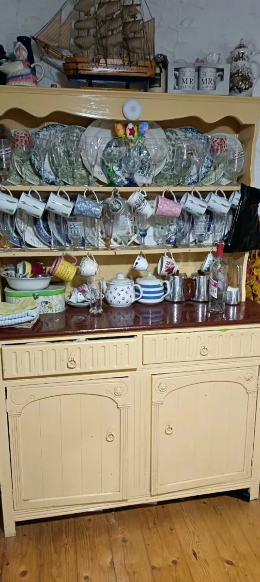 Kitchen dresser - Image 1