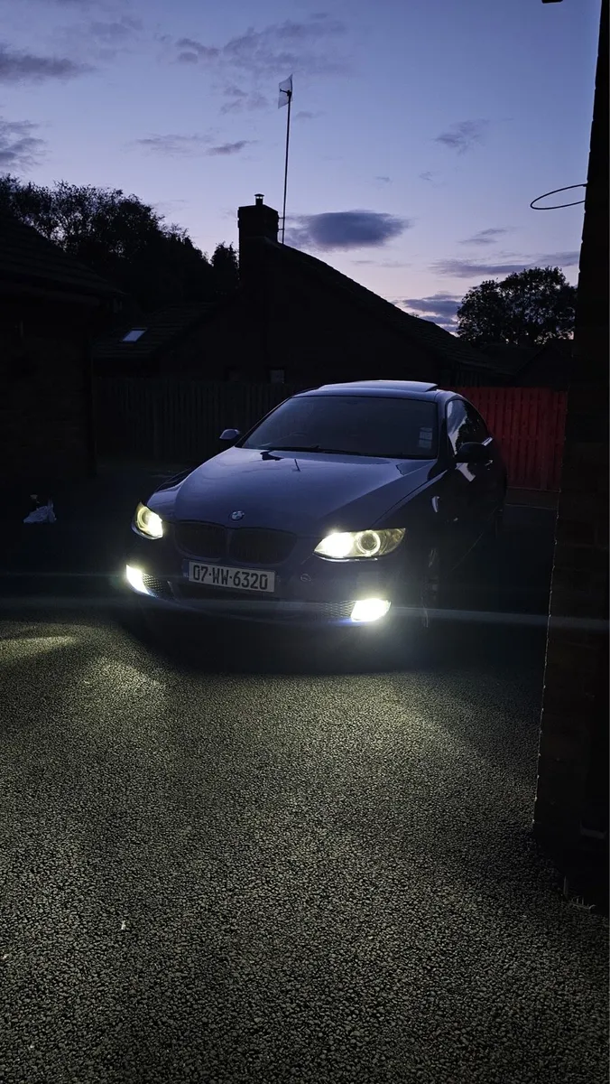 BMW e92 320i (LOW KM) - Image 2