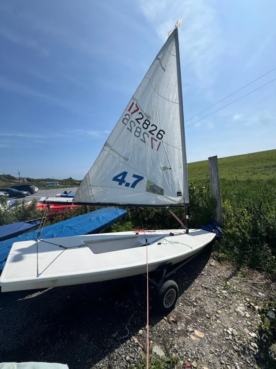 Laser dinghy & road trailer - Image 1