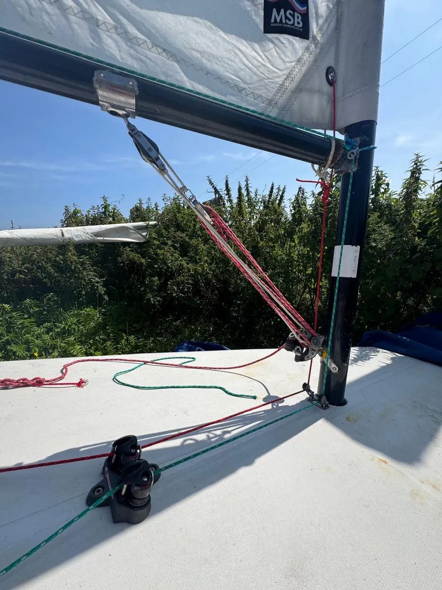 Laser dinghy & road trailer - Image 3