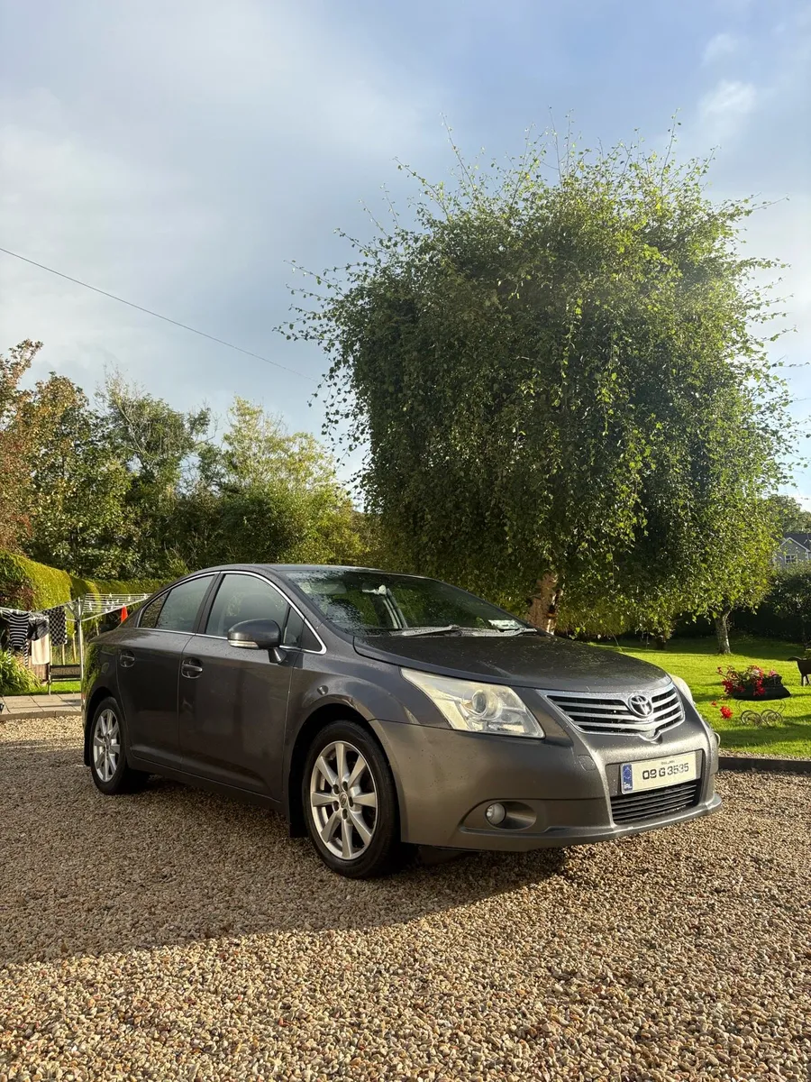 2009 Toyota Avensis - Image 1