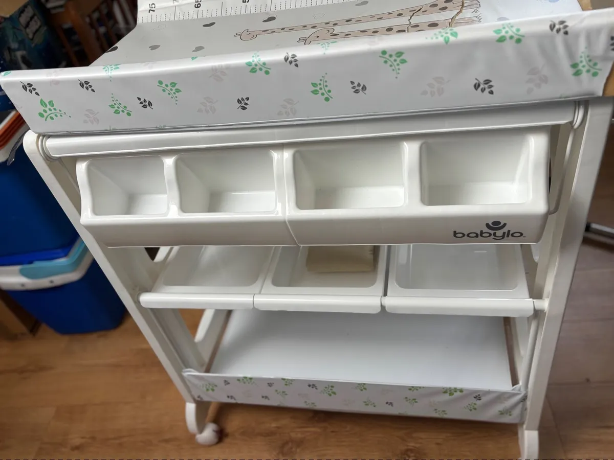 Baby changing unit - Image 2