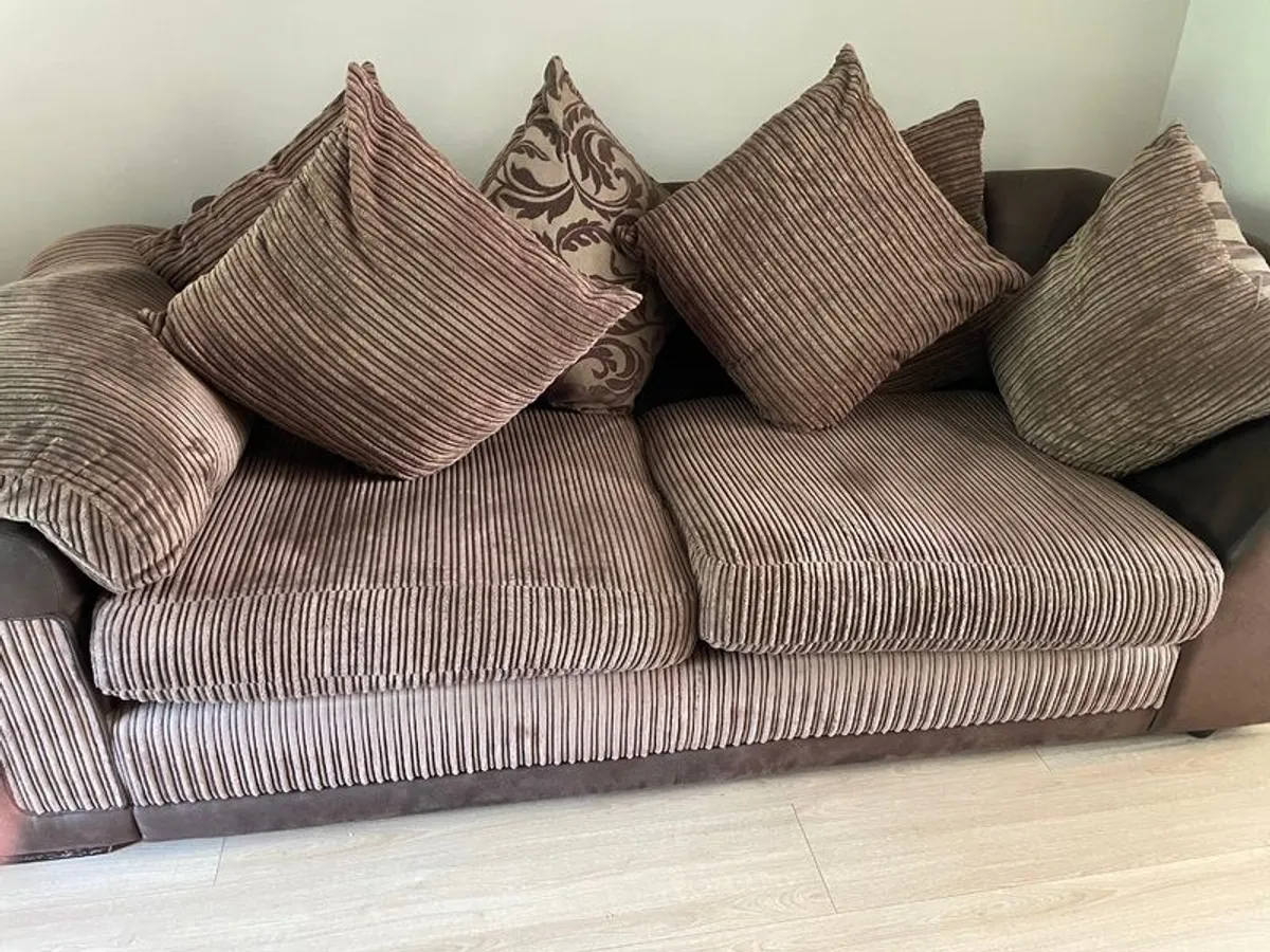 Corner Suite of furniture And round chair with matching storage puffe - Image 3