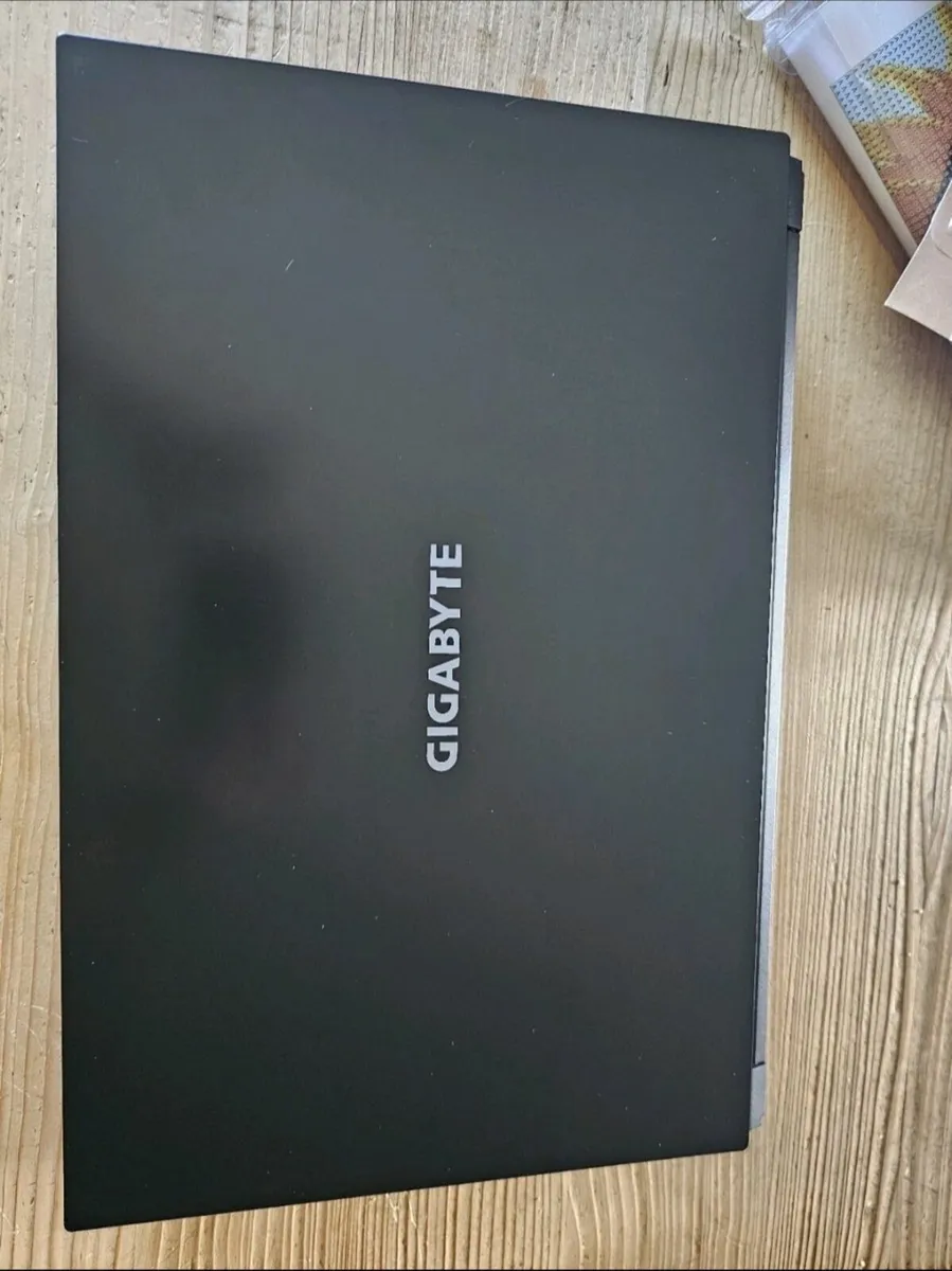 Laptop  Gigabyte A7 X1 – Ryzen 9 5900HX / RTX 3070 - Image 2