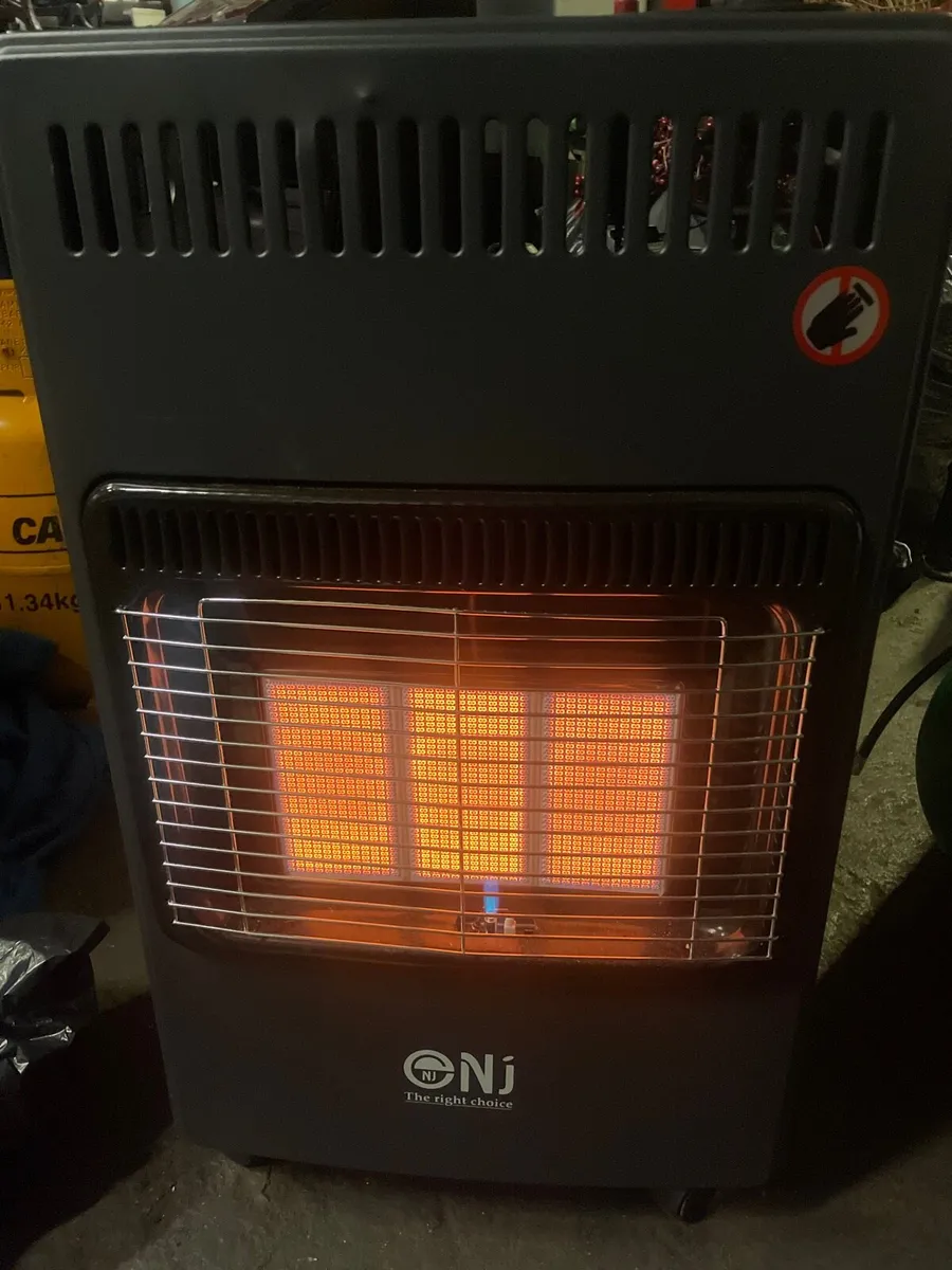 Gas heater with gas bottle as new - Image 1