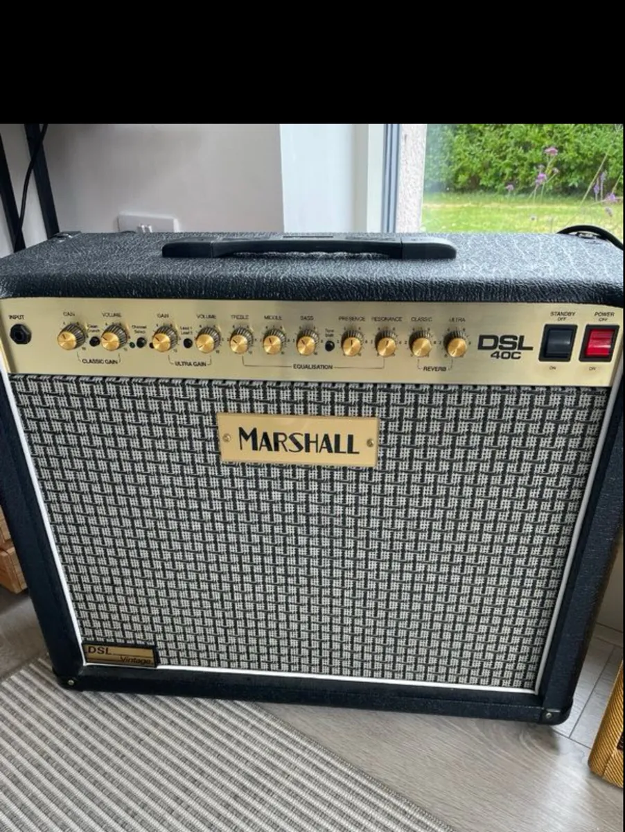 Guitar amp