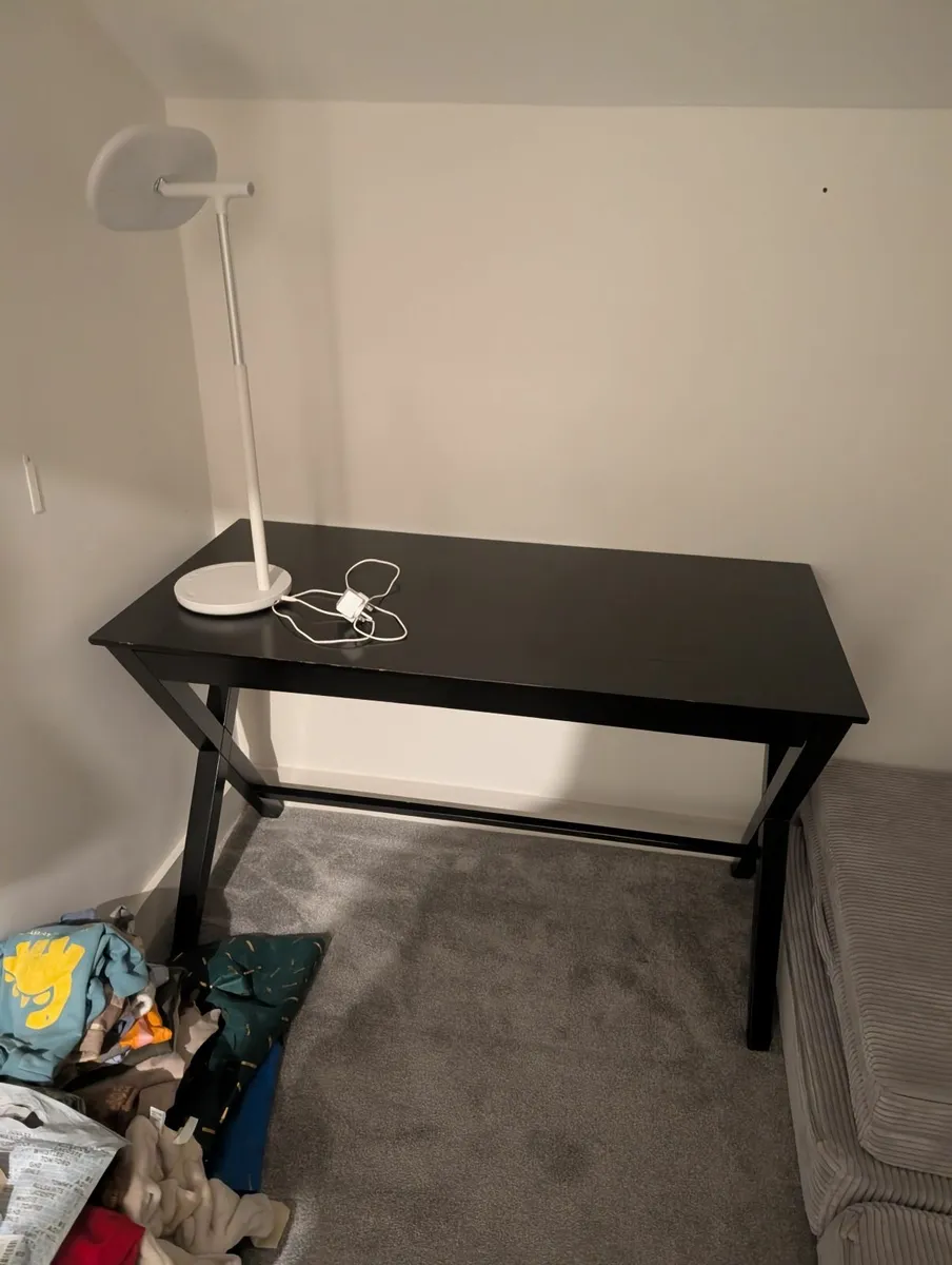 Desk - Image 2
