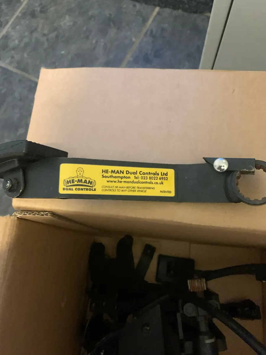 Driving School car controls - Image 1