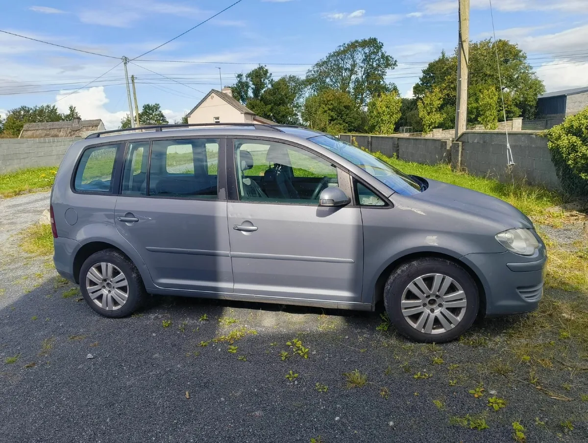 Volkswagen Touran 2008 - Image 4