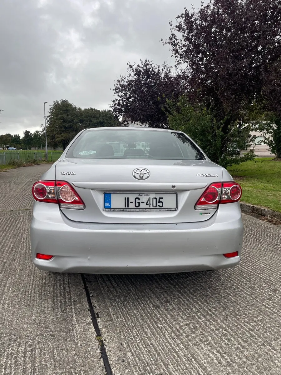 Toyota Corolla 2011 - Image 2