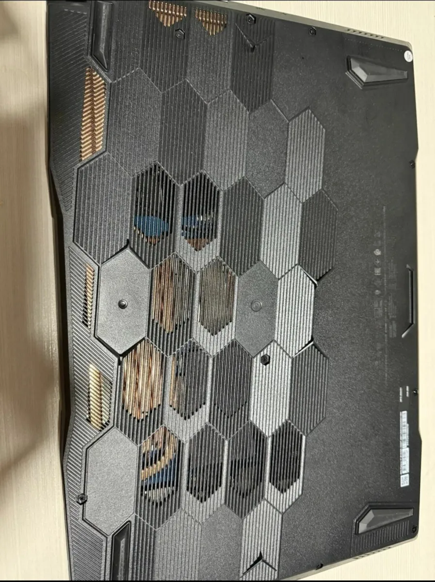 Laptop MSI Katana 17. i7-13620H / RTX 4070 / 16GB - Image 2