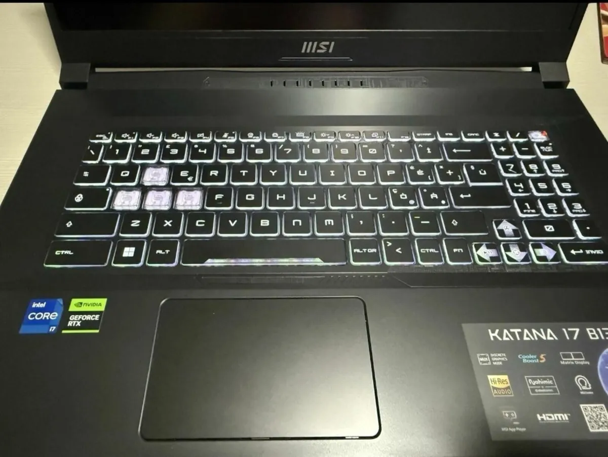 Laptop MSI Katana 17. i7-13620H / RTX 4070 / 16GB - Image 1