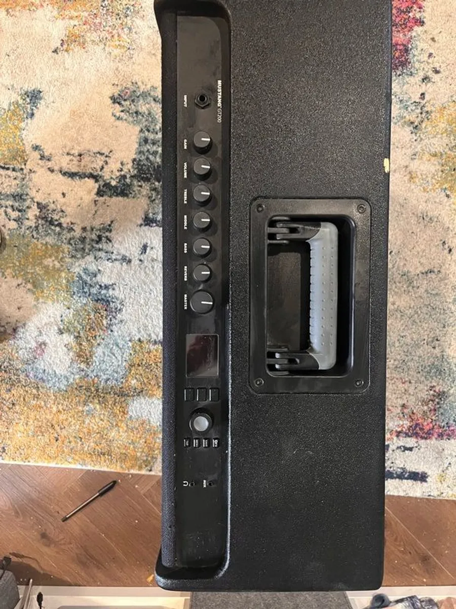 Fender Mustang GT200 2X12 guitar amplifier - Image 3