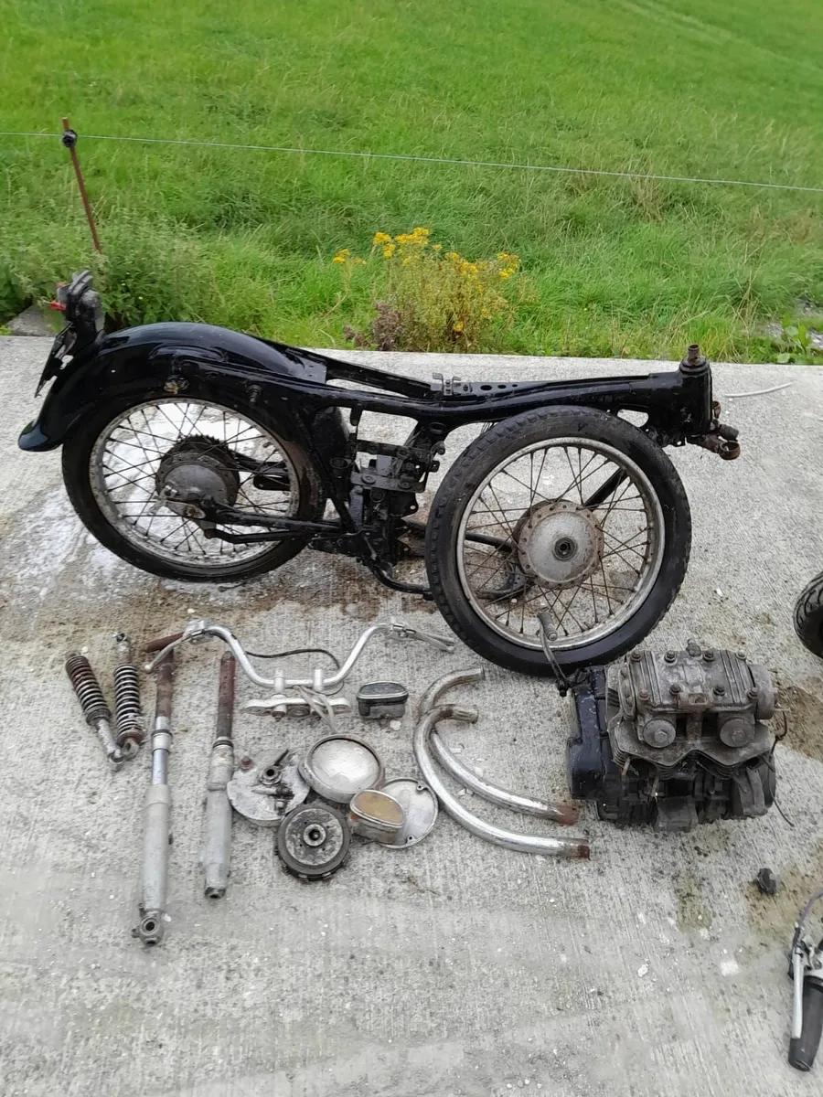 HONDA CD175 - Image 1