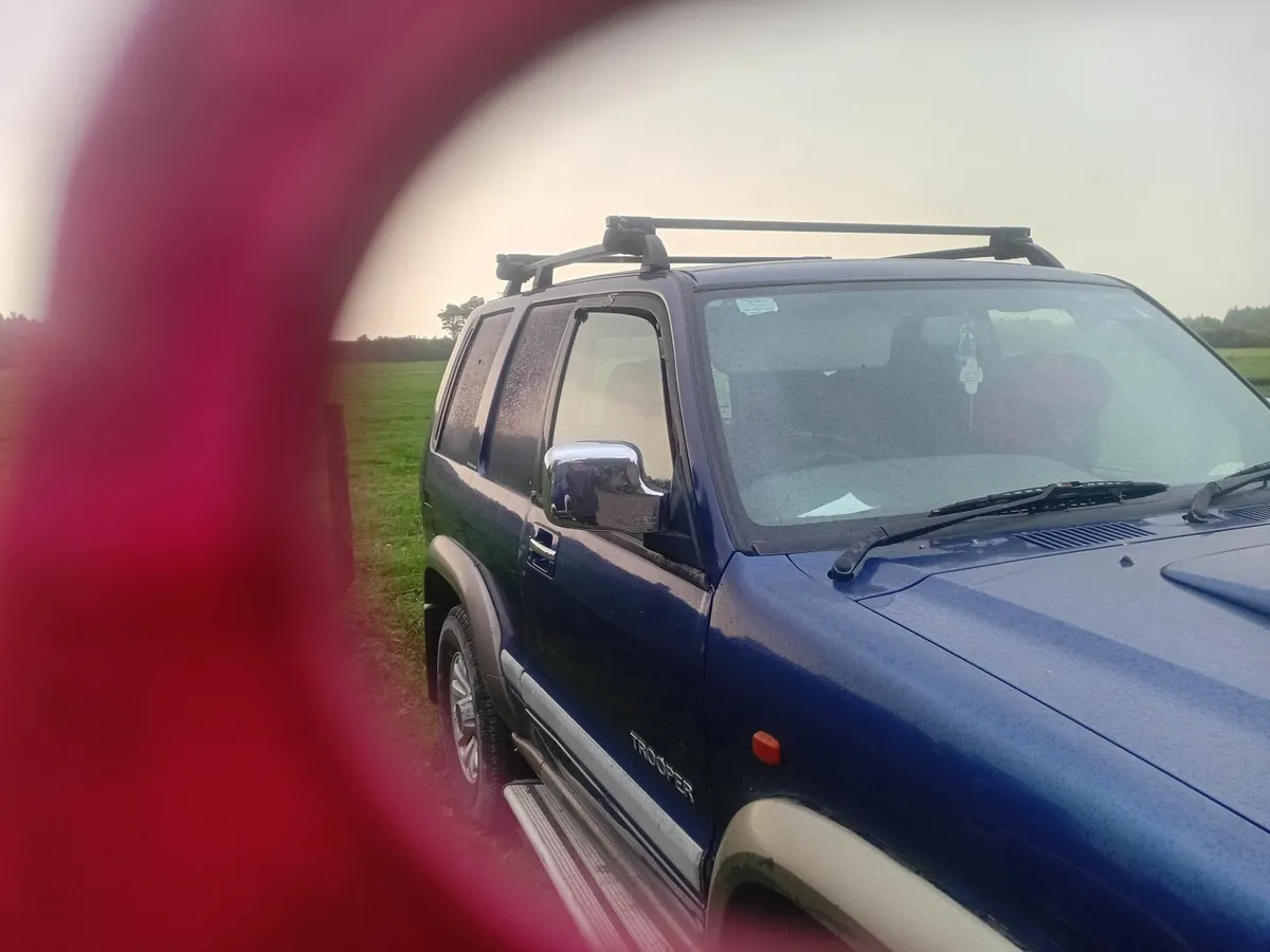 Isuzu  4x4  jeeps - Image 4