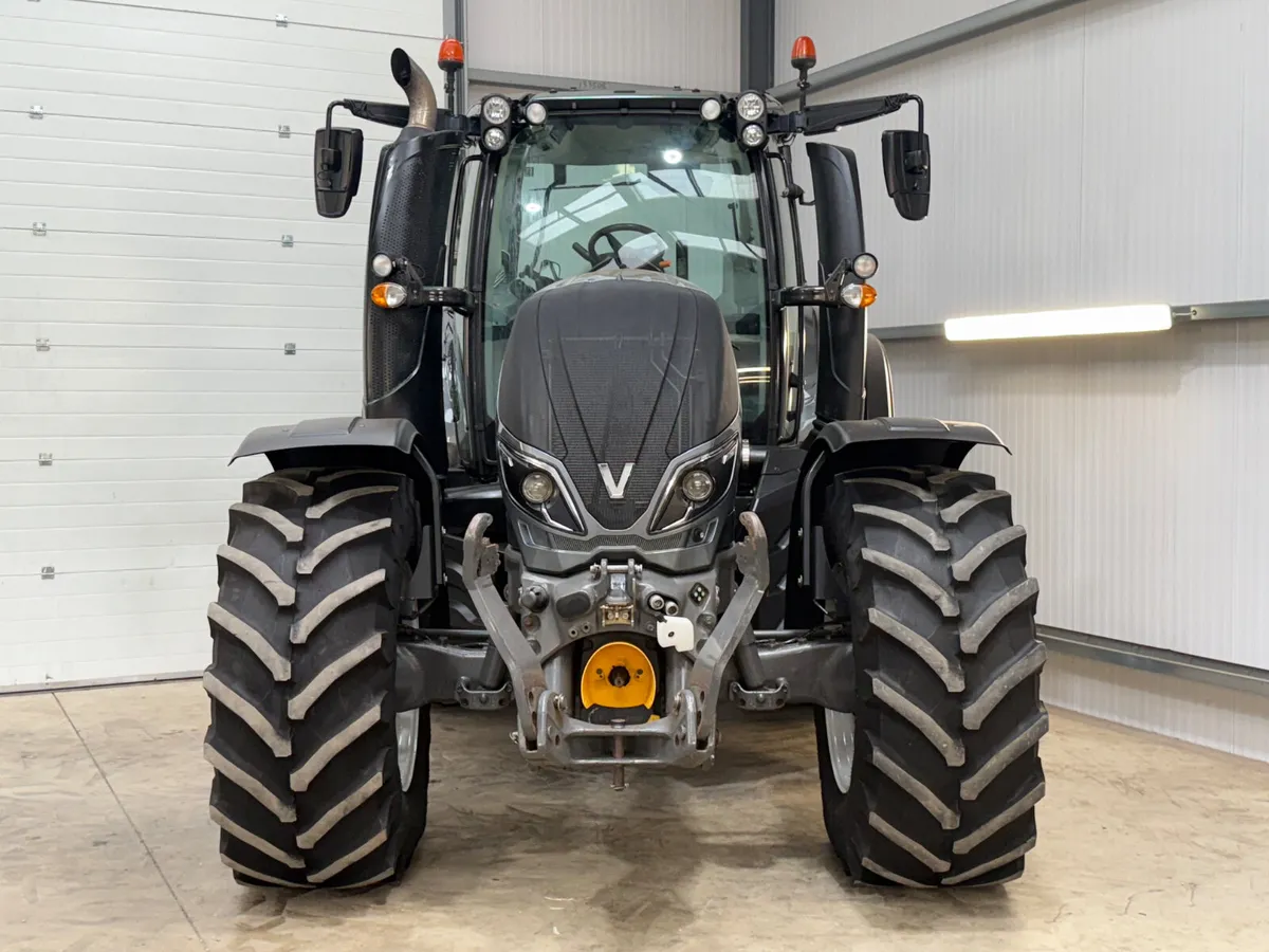 Valtra T174 ***Only 1900 hrs!!*** 57kph !! - Image 3
