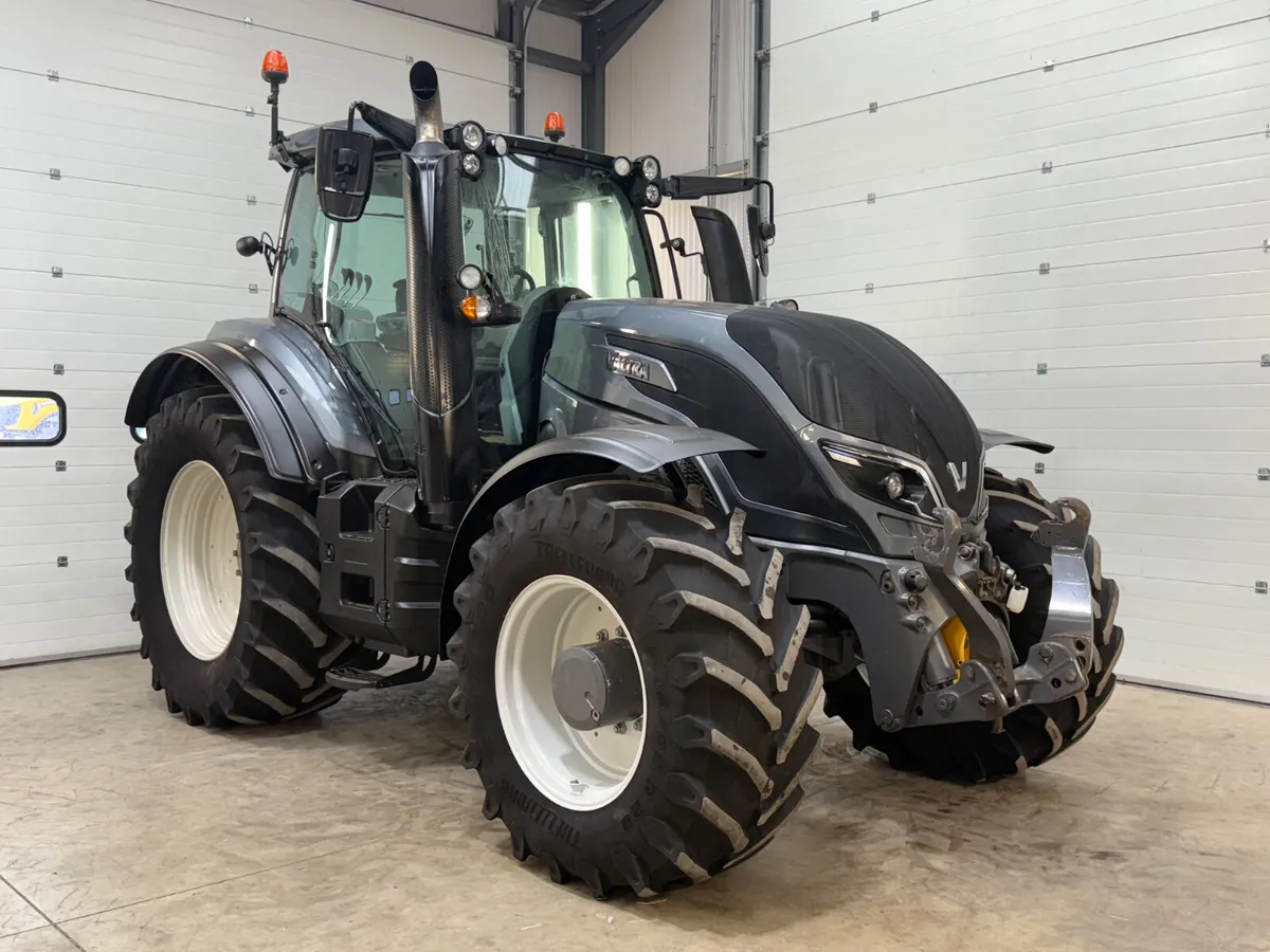 Valtra T174 ***Only 1900 hrs!!*** 57kph !! - Image 2