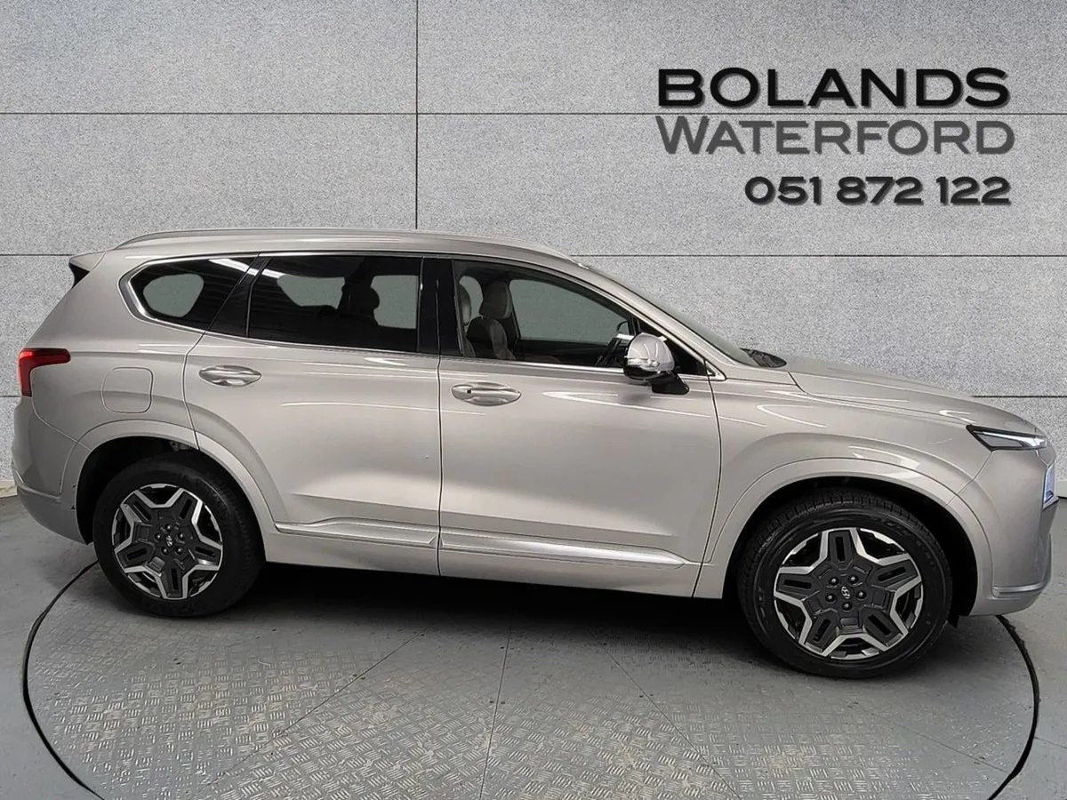 Hyundai Santa Fe 1.6 Phev 4WD Executive Plus Auto - Image 2
